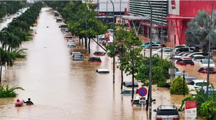 ارتفاع حصيلة الفيضانات في فيتنام إلى 41 قتيلا